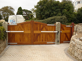 automatic driveway gates Cornwall